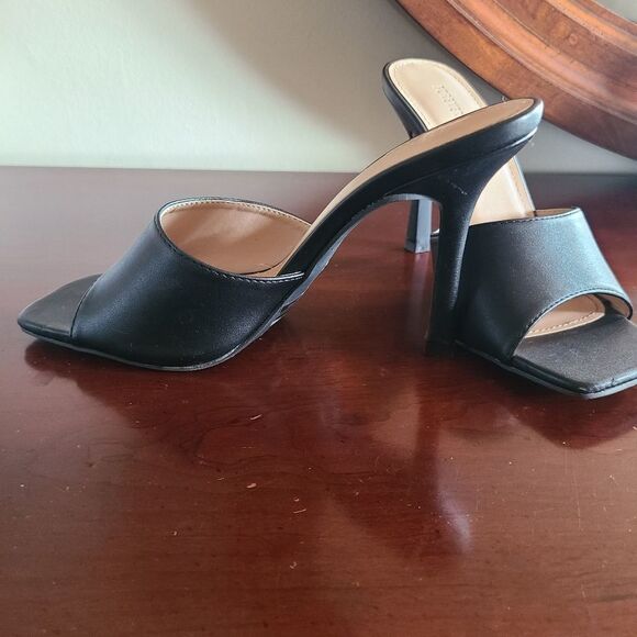 Forever 21 Heels Size 7 1/2 - Black - Picture 5 of 5